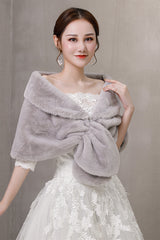 Warm Grayi Ears-Trimmed Winter Wedding Dress Shawl