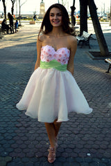 A-line Sweetheart Knee Length Tulle Beading Homecoming Dress-Ballbella