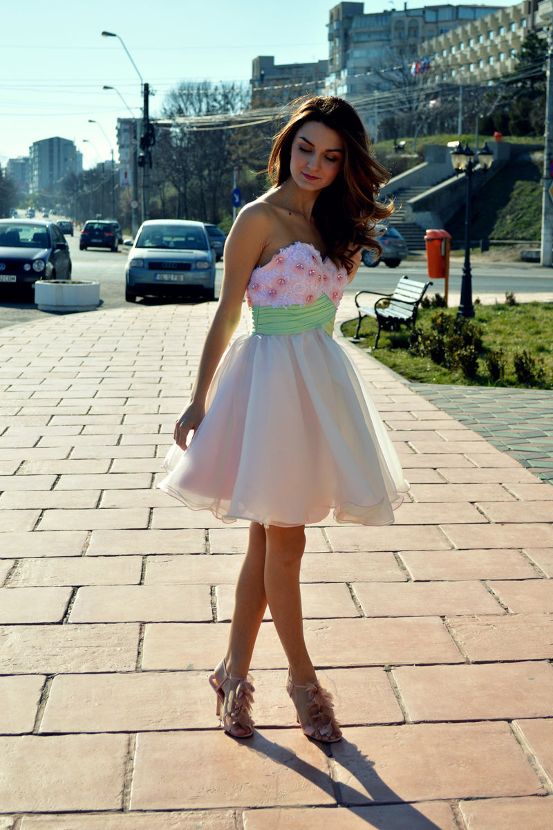 A-line Sweetheart Knee Length Tulle Beading Homecoming Dress-Ballbella