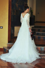 A-line V-neck Floor Length Tulle Applique Lace Wedding Dress-Ballbella