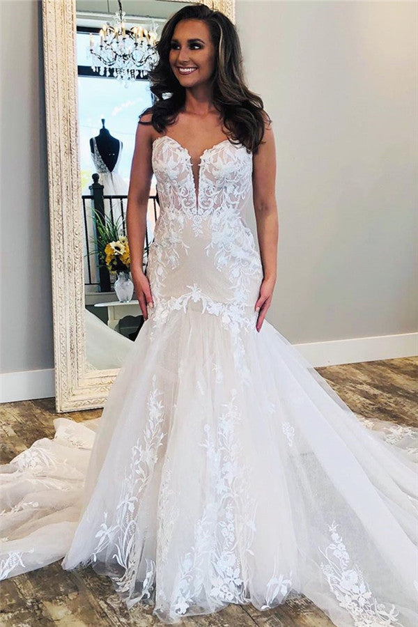 Affordable V neck Sleeveless White Lace Bridal gowns with Train-Ballbella