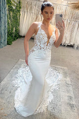 Amazing Long White V-neck Spaghetti Straps Mermaid Sleeveless Wedding Dress With Lace-Ballbella