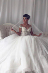 Beads Lace Royal Wedding Dresses Princess Ball Gown Sheer Tulle Modern Bridal Gowns-Ballbella