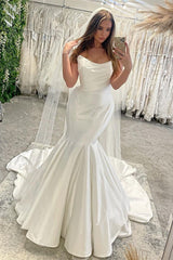 Charming Sleeveless Mermaid Wedding Dress With Ruffles Long-Ballbella