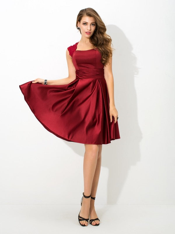 Charming Straps Pleats Sleeveless Short Satin Bridesmaid Dresses-Ballbella