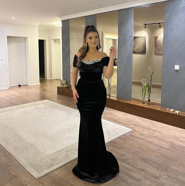 Charming Sweetheart Off-The -shoulder Black Mermaid Prom Dresses with Appliques-Ballbella