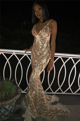 Chic V-Neck Spaghetti Straps Sleeveless Gold Appliques Mermaid Prom Dresses-Ballbella