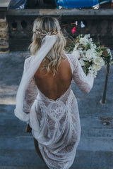 Classic Beach Long Sleevess Backless Lace Beach Wedding Dress Simple Summer Casual Bridal Gowns Online-Ballbella