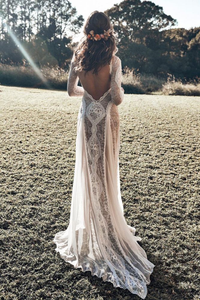 Classic Beach Long Sleevess Backless Lace Beach Wedding Dress Simple Summer Casual Bridal Gowns Online-Ballbella