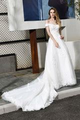 Classic White Lace Off the ShoulderLong Princess Wedding Dress with Beaded Lace Appliques-Ballbella