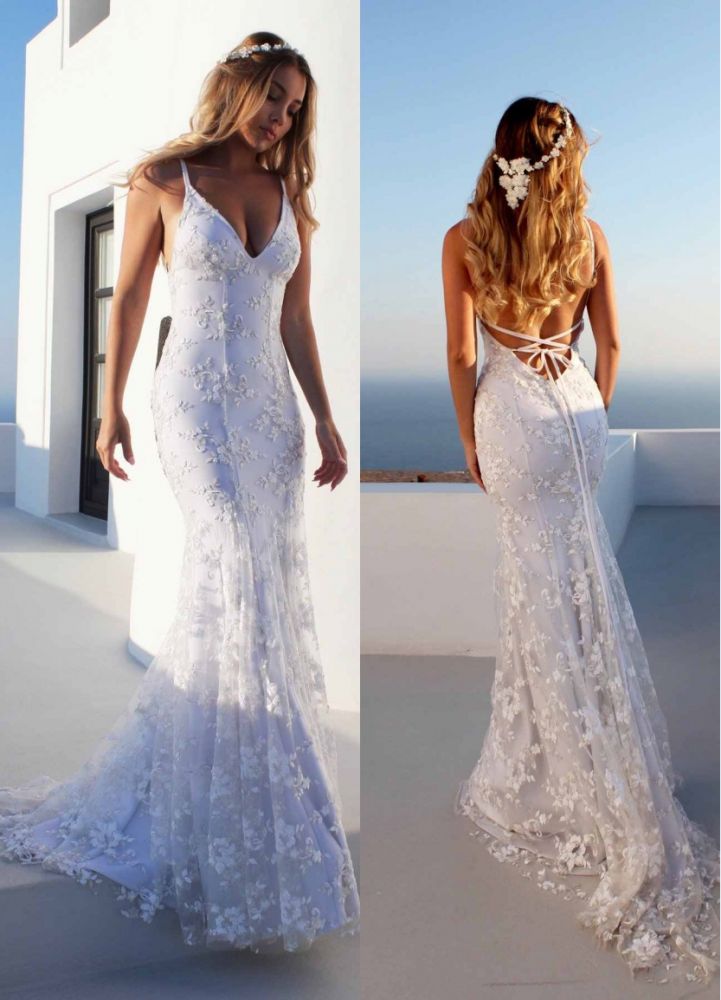 Ballbella offers new Cloth-fitting Floor Length Lace V-neck Spaghetti Open Back Prom Dresses Party Gowns With Lace Up at cheap prices. It is a gorgeous Column Prom Dresses, Evening Dresses in Lace,  which meets all your requirement.