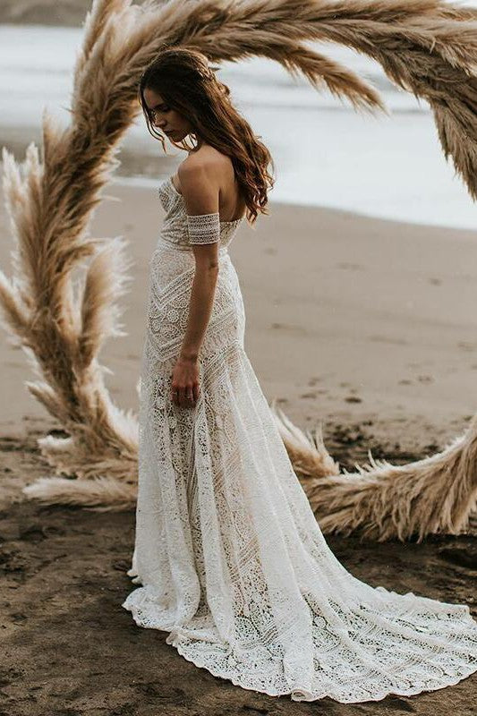 Elegnat Ivory Strapless Mermaid Lace Beach Wedding Dress Online with Lace Bracelet-Ballbella