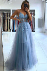 Glamorous V-neck Spaghetti-Straps Tulle Prom Dress Beadings Long Evening Gowns-Ballbella