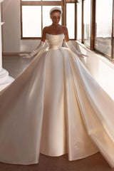 Gorgeous Strapless Ball Gown Wedding Dress With Beadings Online-Ballbella