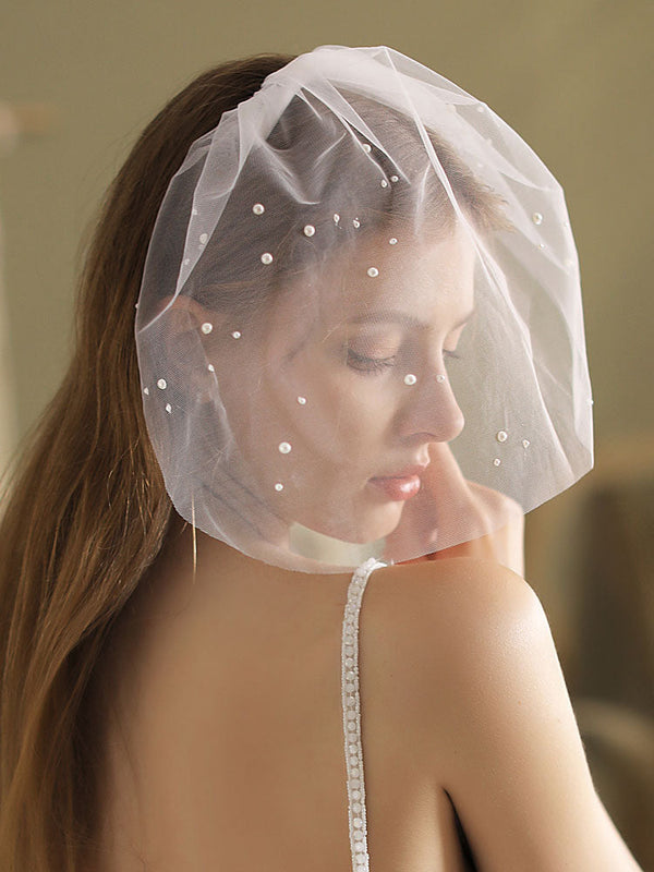 Ivory One-Tier Pearls Tulle Cut Edge Oval Short Wedding Veils-Ballbella