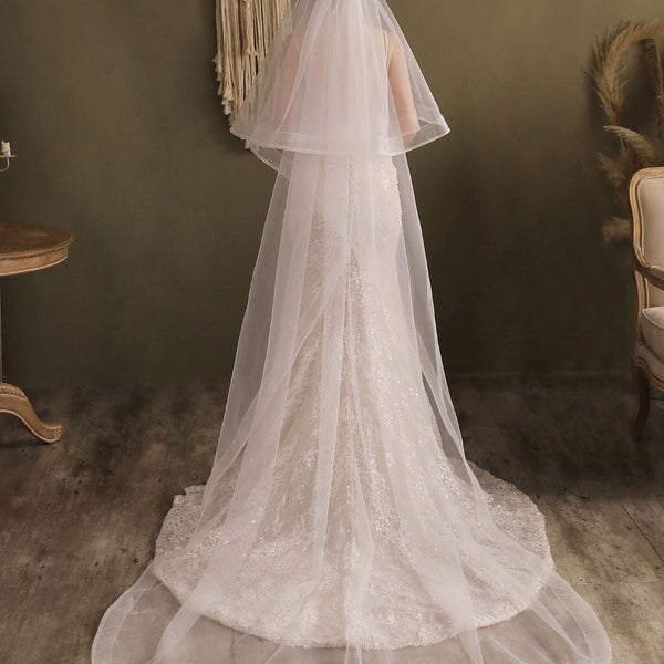 https://www.ballbella.com/cdn/shop/files/lace-one-tier-tulle-veils-applique-waterfall-wedding-veils-wedding-veils_600x600_crop_center.jpg?v=1701982839
