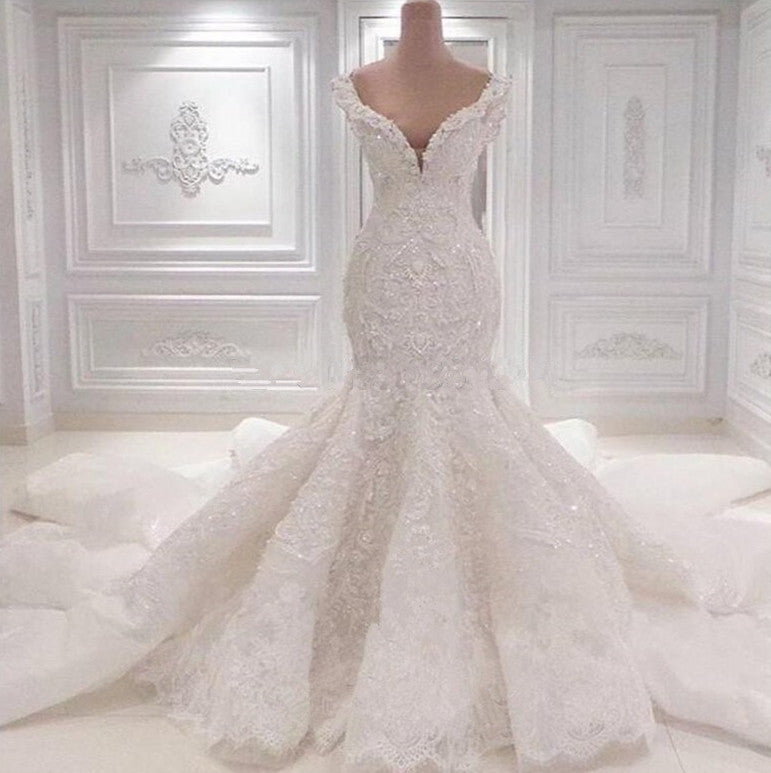 Any idea of dress for your big day? We meet all your need with this Classic Luxurious Off-the-Shoulder Mermaid Wedding Dress, all sold in reasonable price.