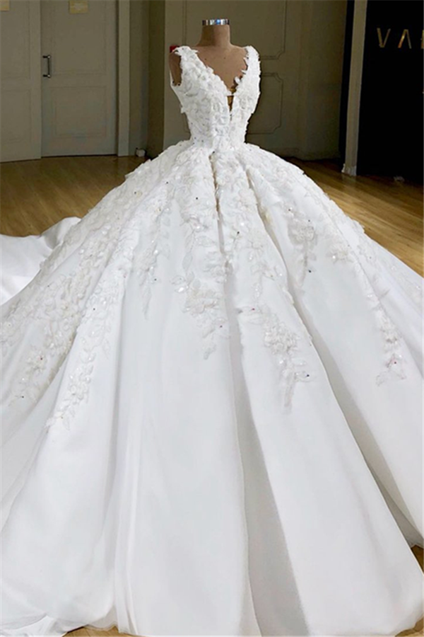 Luxurious V Neck Appliques Princess Ball Gown Delicate Wedding Dress-Ballbella