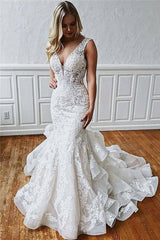 Modern Lace V Neck Mermaid Wedding Dresses Sleeveles With Ruffles-Ballbella