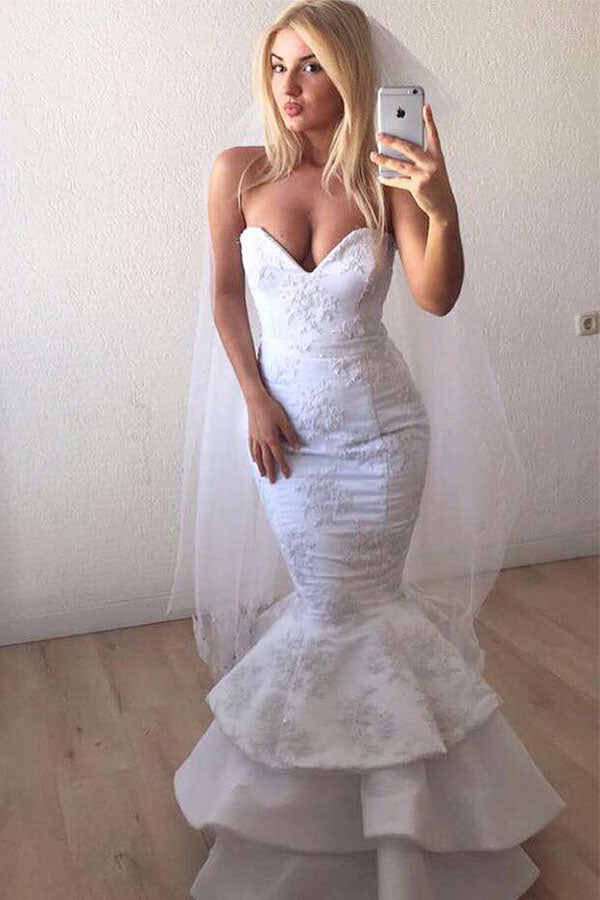 Modern Sweetheart White Lace Appliques Mermaid Ruffless Long Wedding Dress-Ballbella