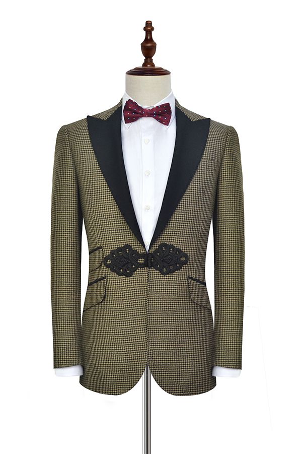 This Retro Small Checked Marriage Suits, Knitted Button Black Peak Lapel Wedding Suits for Men at Ballbella comes in all sizes for prom, wedding and business. Shop an amazing selection of Peaked Lapel Single Breasted Khaki mens suits at affordable price.