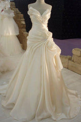 Ruffless Cream Satin Wedding Dress with Beadings Classic Long Bridal Dress-Ballbella