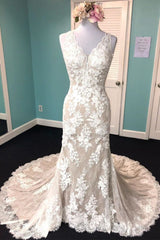 Ballbella offers you long lace wedding dresses at affordable price, free shipping fast delivery worldwide, shop your favorite bridal gowns today.