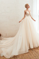 Summber Beach Spaghetti Straps Ivory Ball Gown Wedding Dress Online-Ballbella