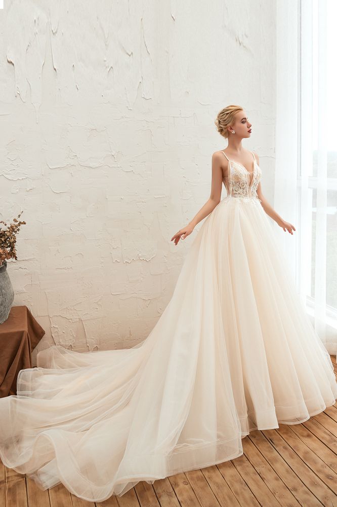 Summber Beach Spaghetti Straps Ivory Ball Gown Wedding Dress Online-Ballbella