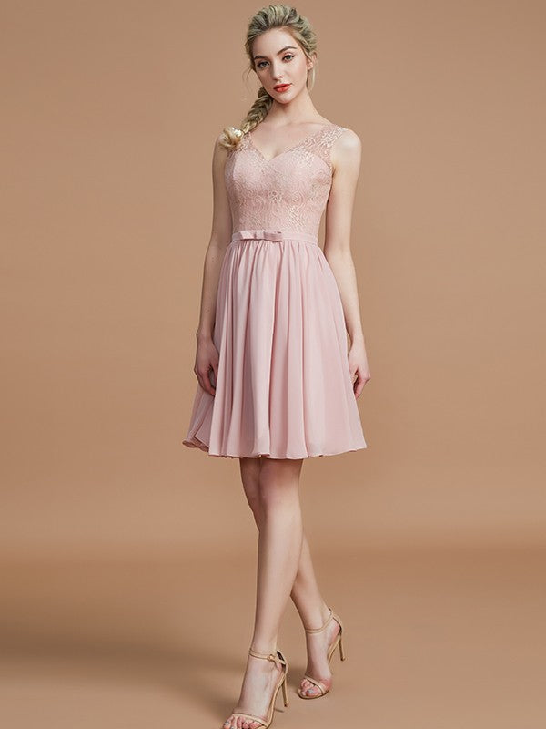 V-Neck Elegant Sleeveless Lace Short/Mini Chiffon Bridesmaid Dresses-Ballbella