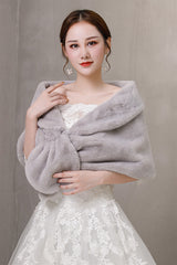 Warm Grayi Ears-Trimmed Winter Wedding Dress Shawl-Ballbella